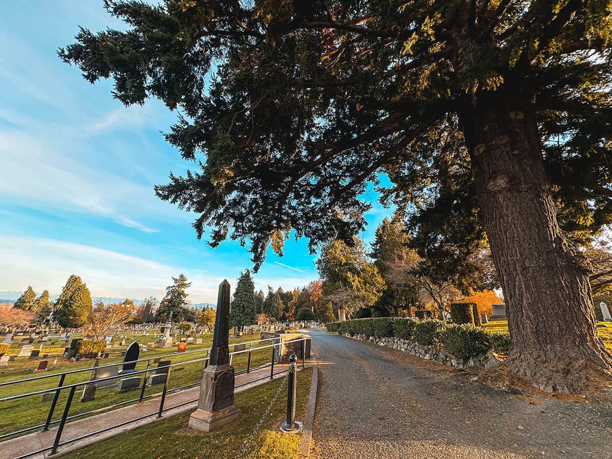 Road to Bruce Lee's Grave in Lakeview Cemetery in Seattle- Photo credit Keryn Means, a travel expert at TwistTravelMag.com