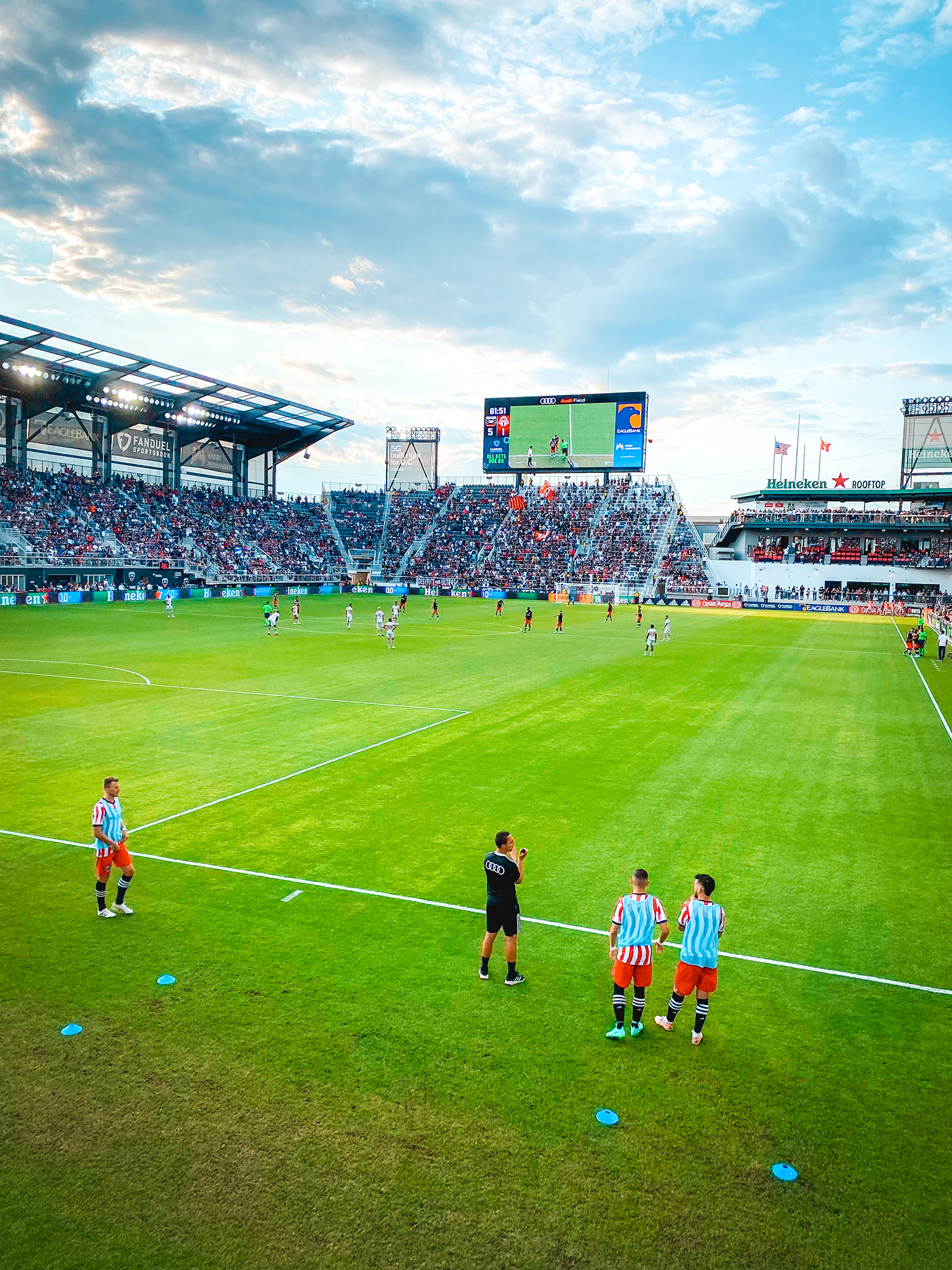 How To Survive Sporting Events With Toddlers (And Actually Enjoy Them) 3 Sporting Events with Kids