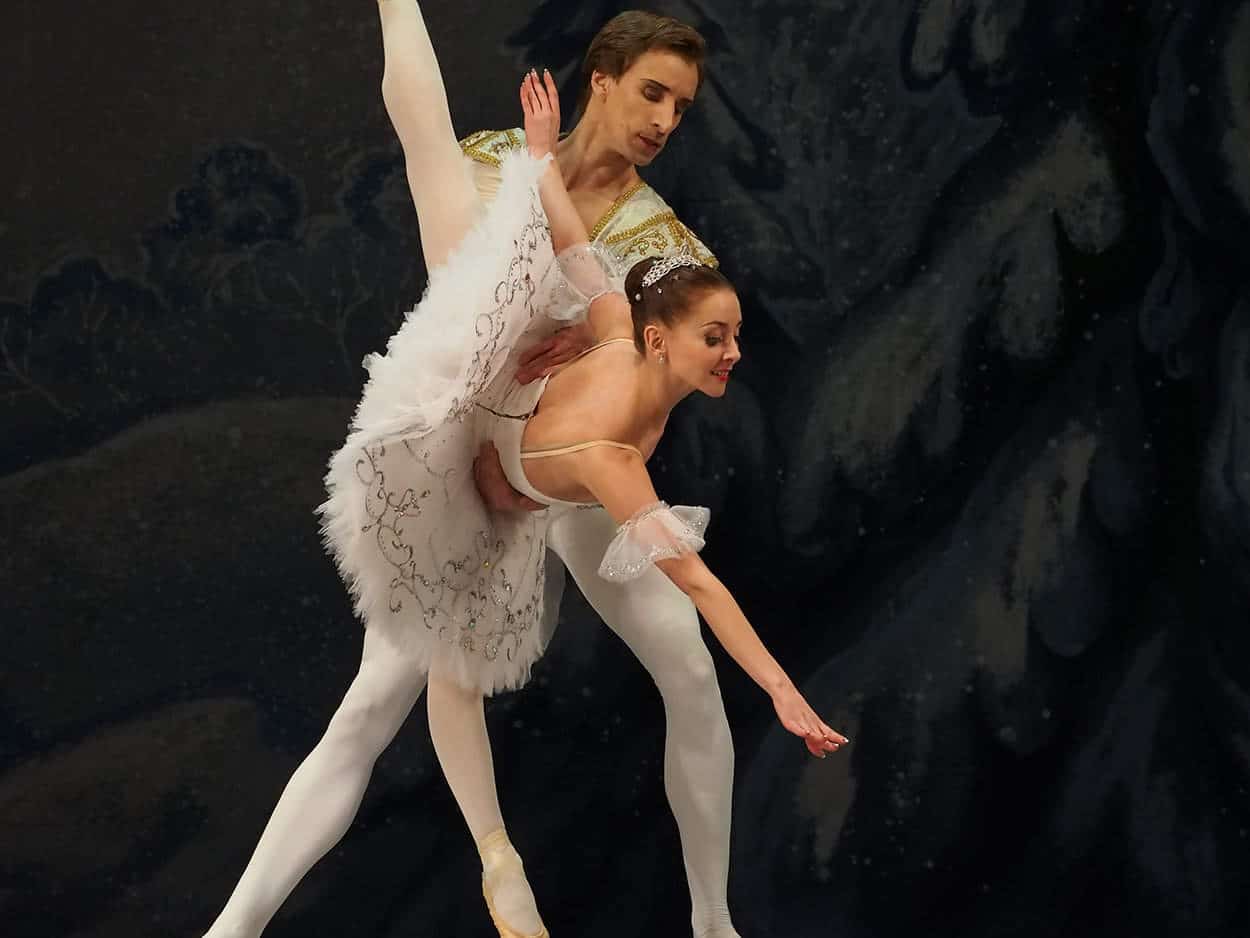 The Nutcracker Ballet - Dance of the Snow Queen