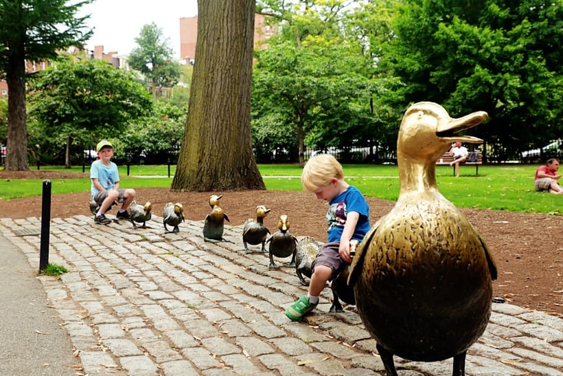 make way for ducklings 002