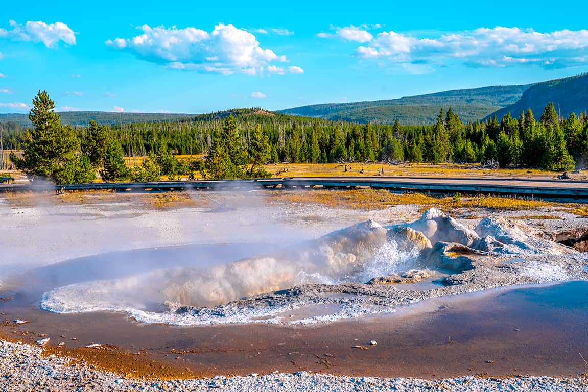 yellowstone national park restaurants