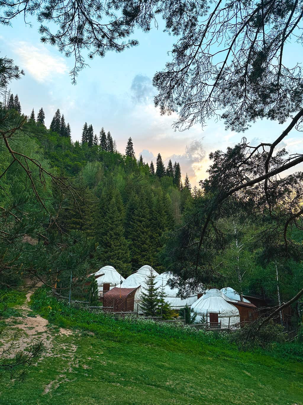 Oi-Qaragai Lesnaya Skazka Mountain Resort