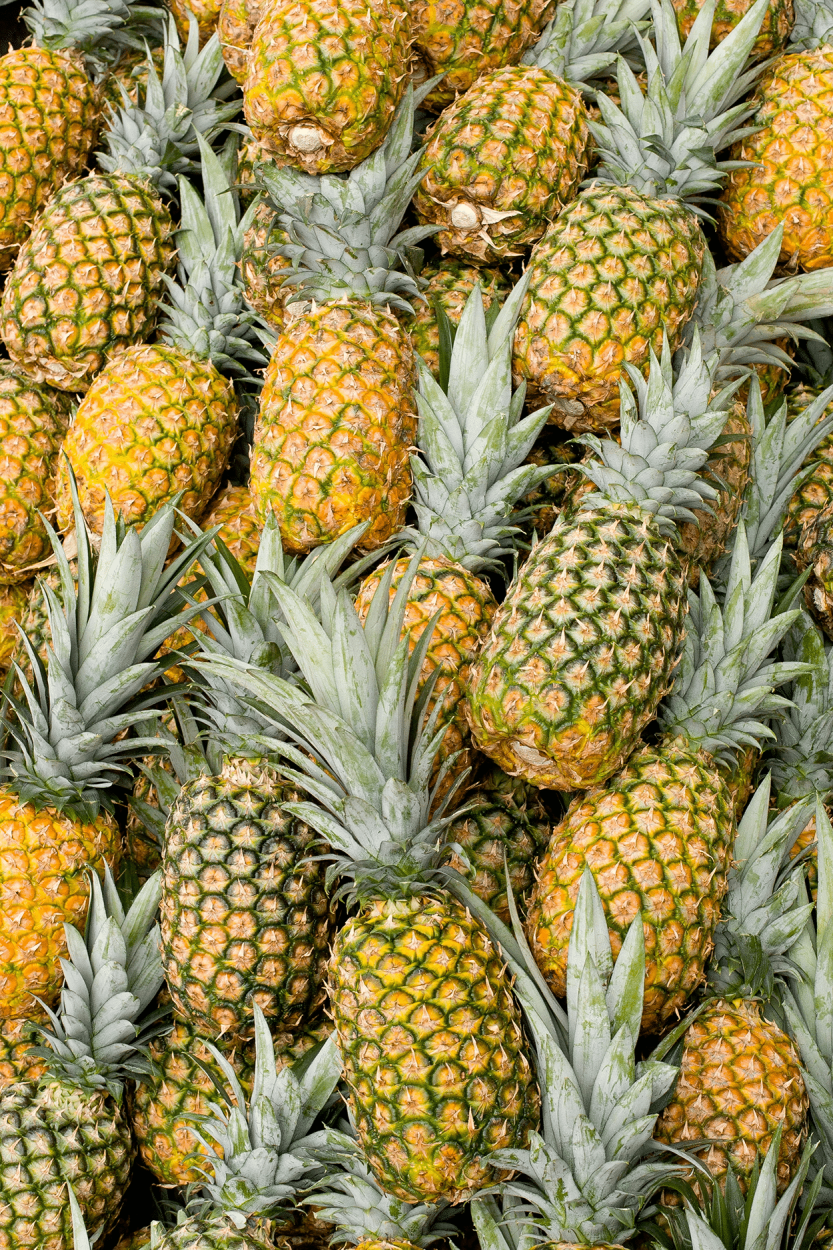 Best Fruits for Cocktails: Flavor Pairings, Liquor Matches, and Seasonal Tips 11 Pineapples