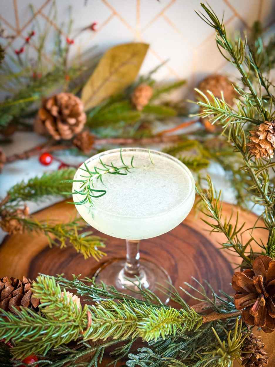 Forest Gin Gimlet 2 Forest Gin Gimlet cocktail recipe