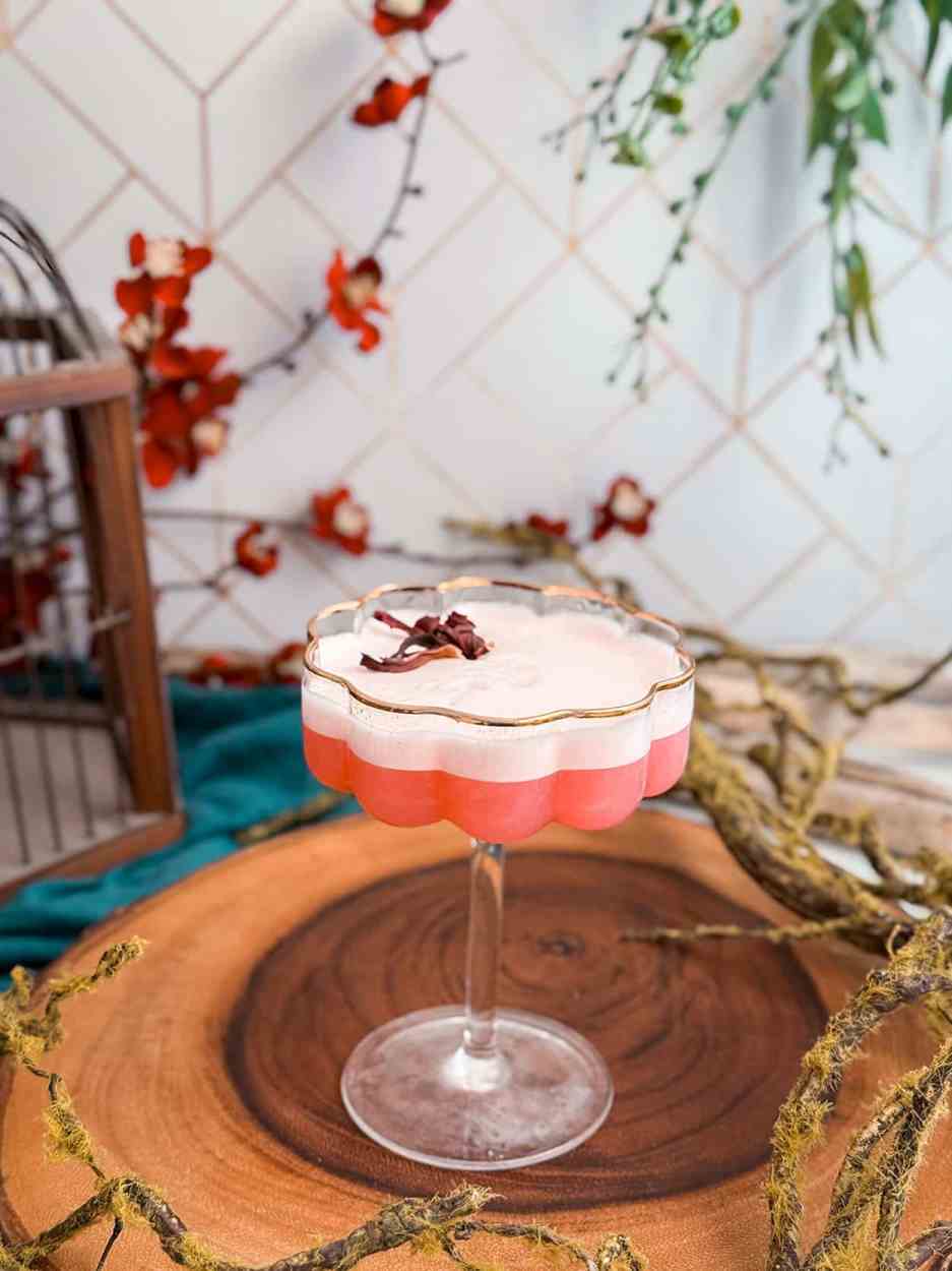 Hibiscus Guava Sour 2 Hibiscus Guava Sour cocktail Recipe