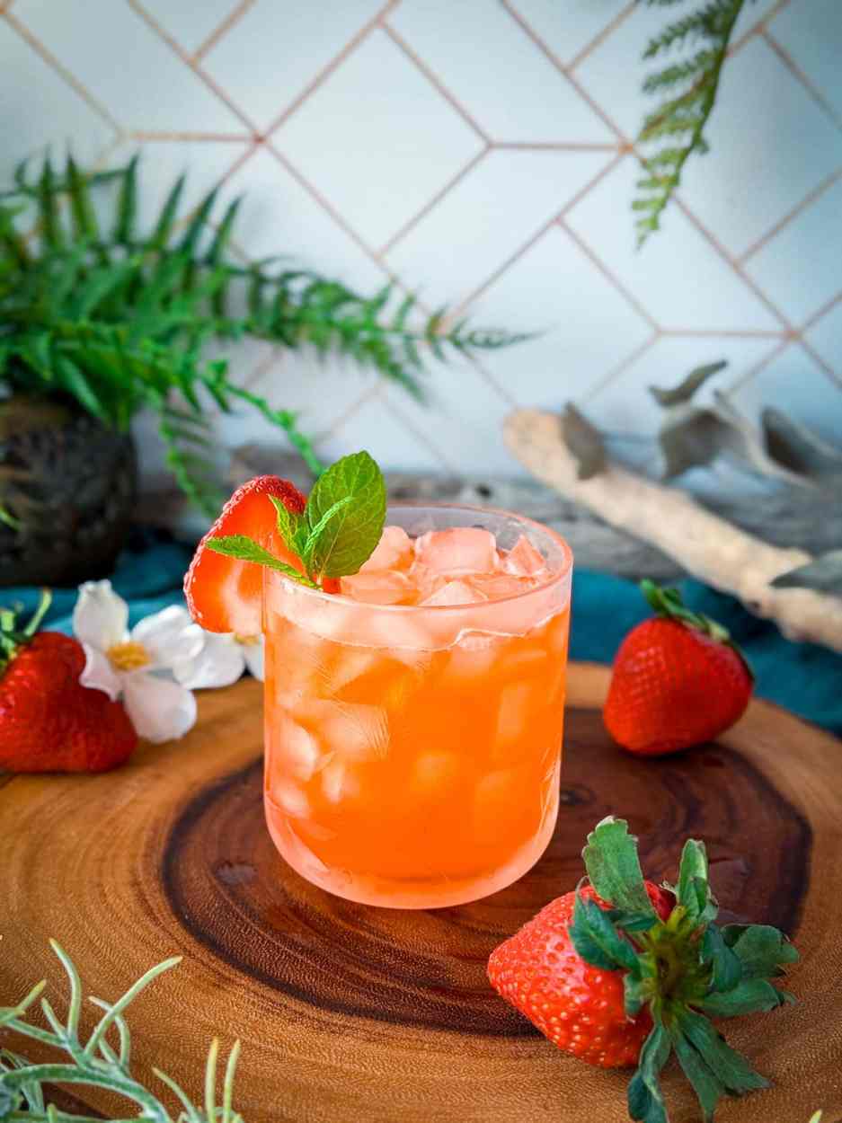 Strawberry Sakura Smash 1 Strawberry Sakura Smash cocktail recipe