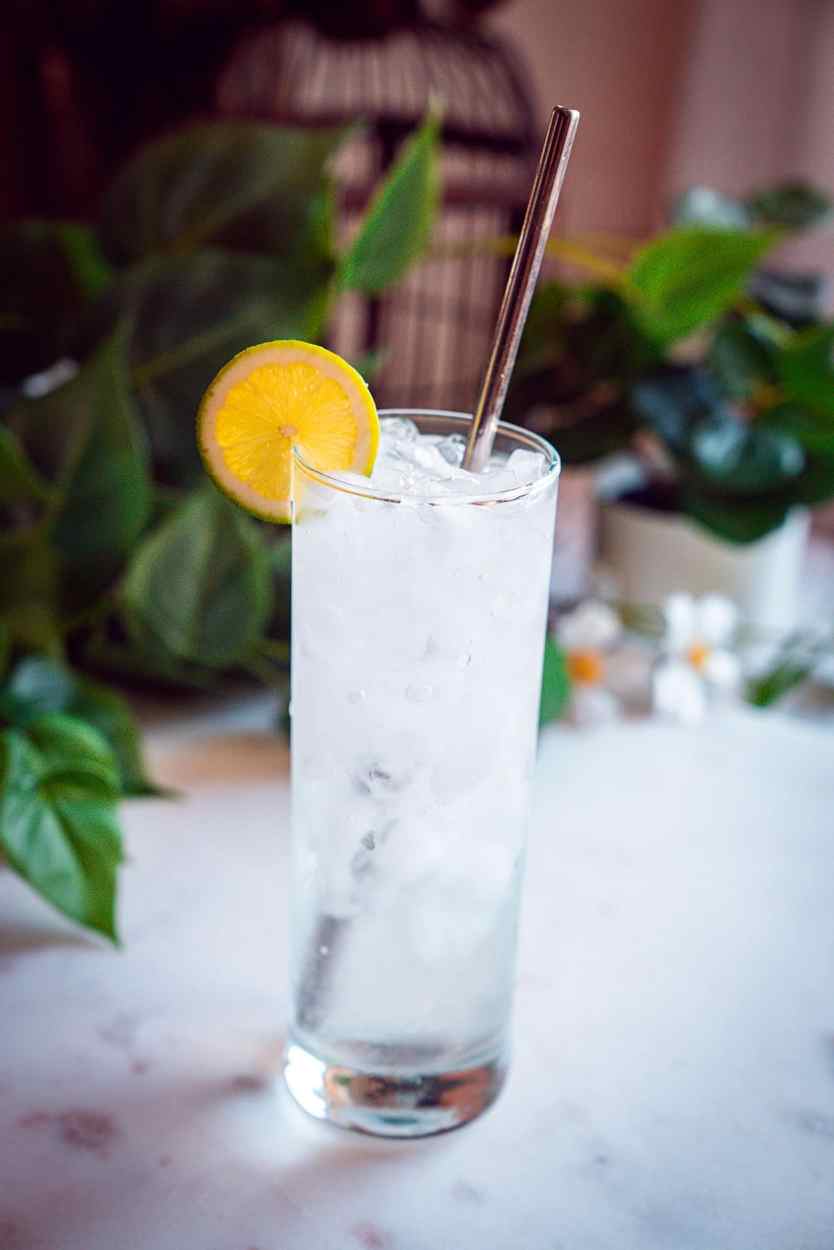 50 Two-Ingredient Cocktails: The Complete List 7 Vodka Tonic cocktail recipe