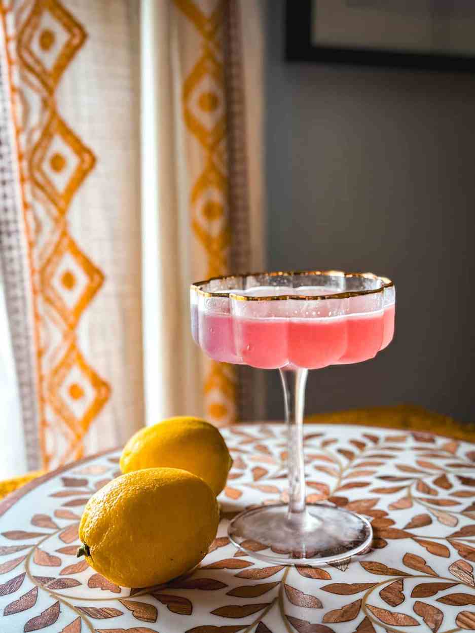 Best Bee's Knees Variations: Honey Cocktails You'll Make Again 10 Empress Gin Bee's Knees cocktail Recipe