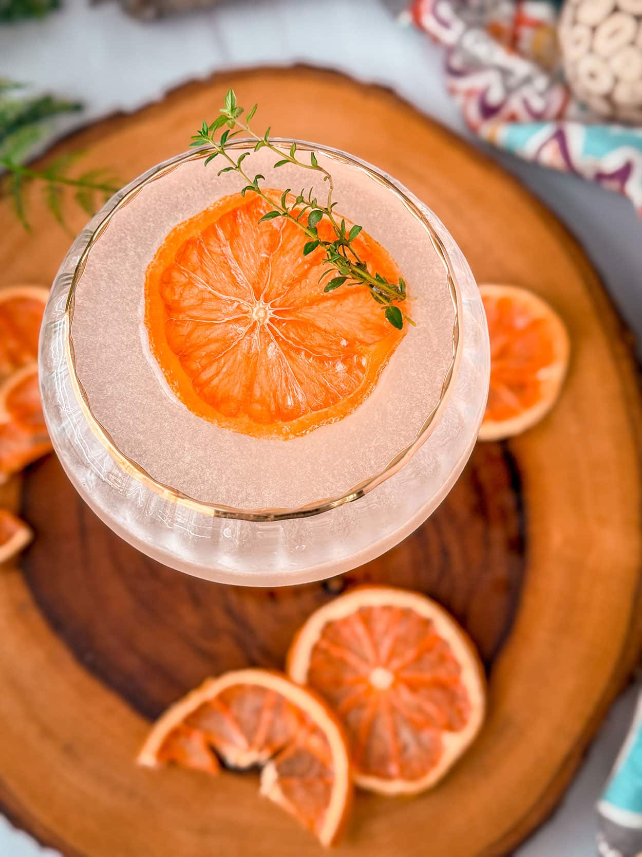 About 7 Thyme Grapefruit Sour cocktail recipe